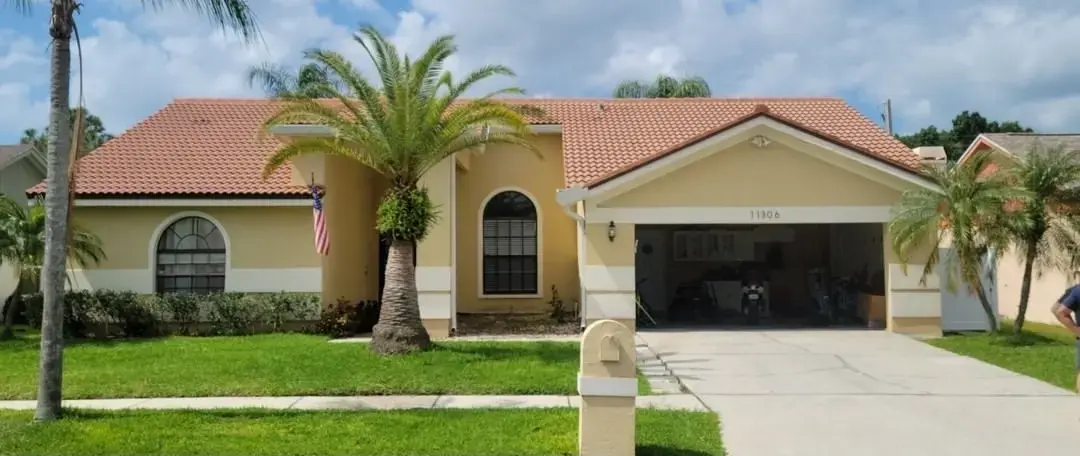 Roof Soft Washing - Tampa, FL
