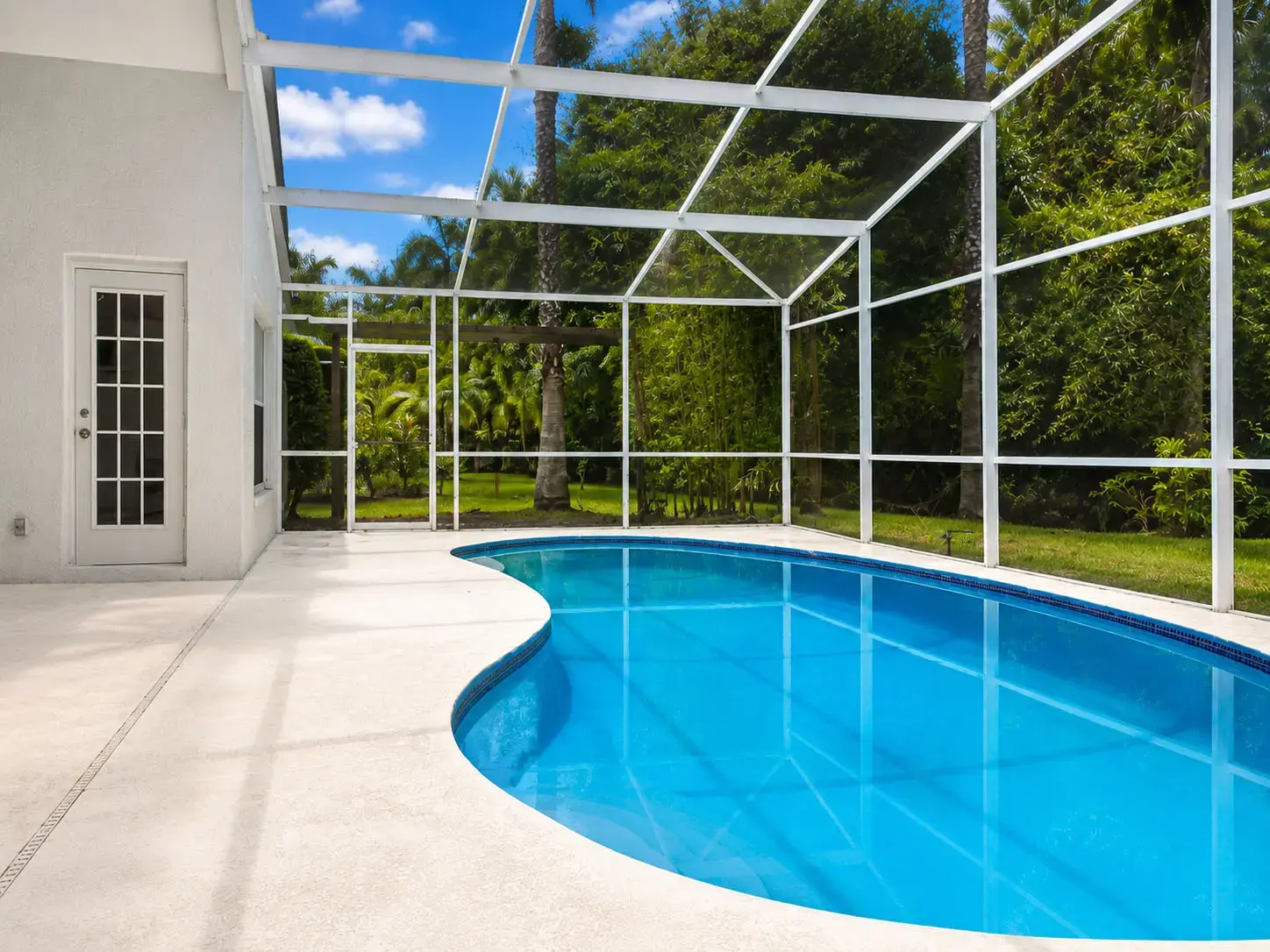 Pressure Washing Service Lake Magdalene, FL