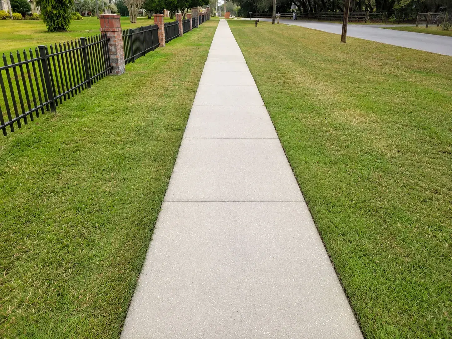 Sidewalk Pressure Washing in Tampa, FL